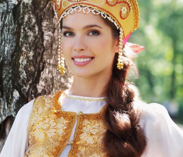 С женским настроением чаще всего связывают именно гормональный фон.